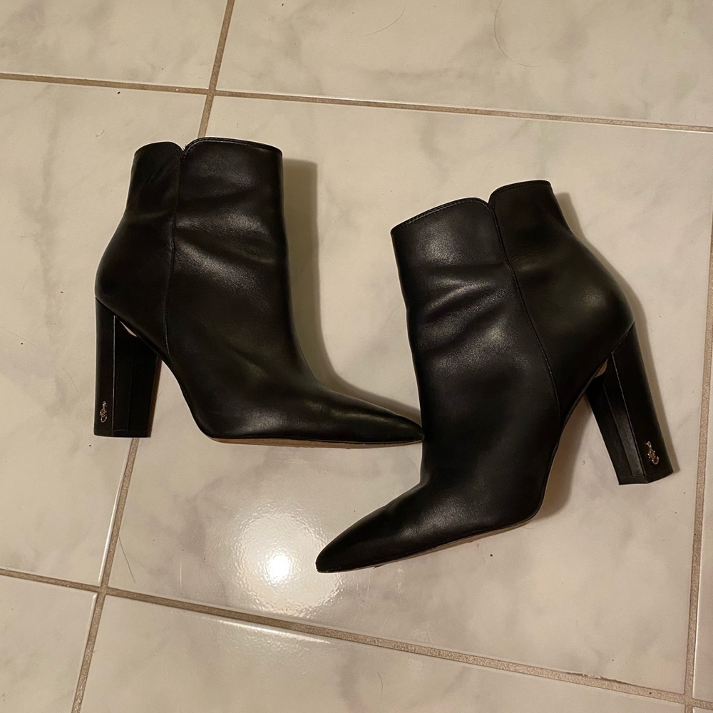 Sam Edelman women’s leather block heel booties in black